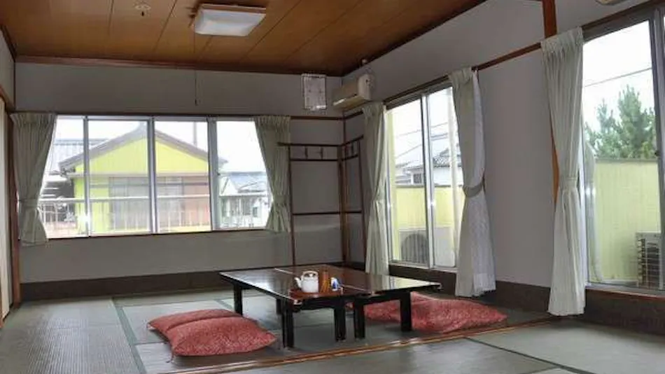 Fisherman-Owned Accommodation: Tairyo-ya