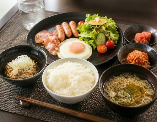 朝食
