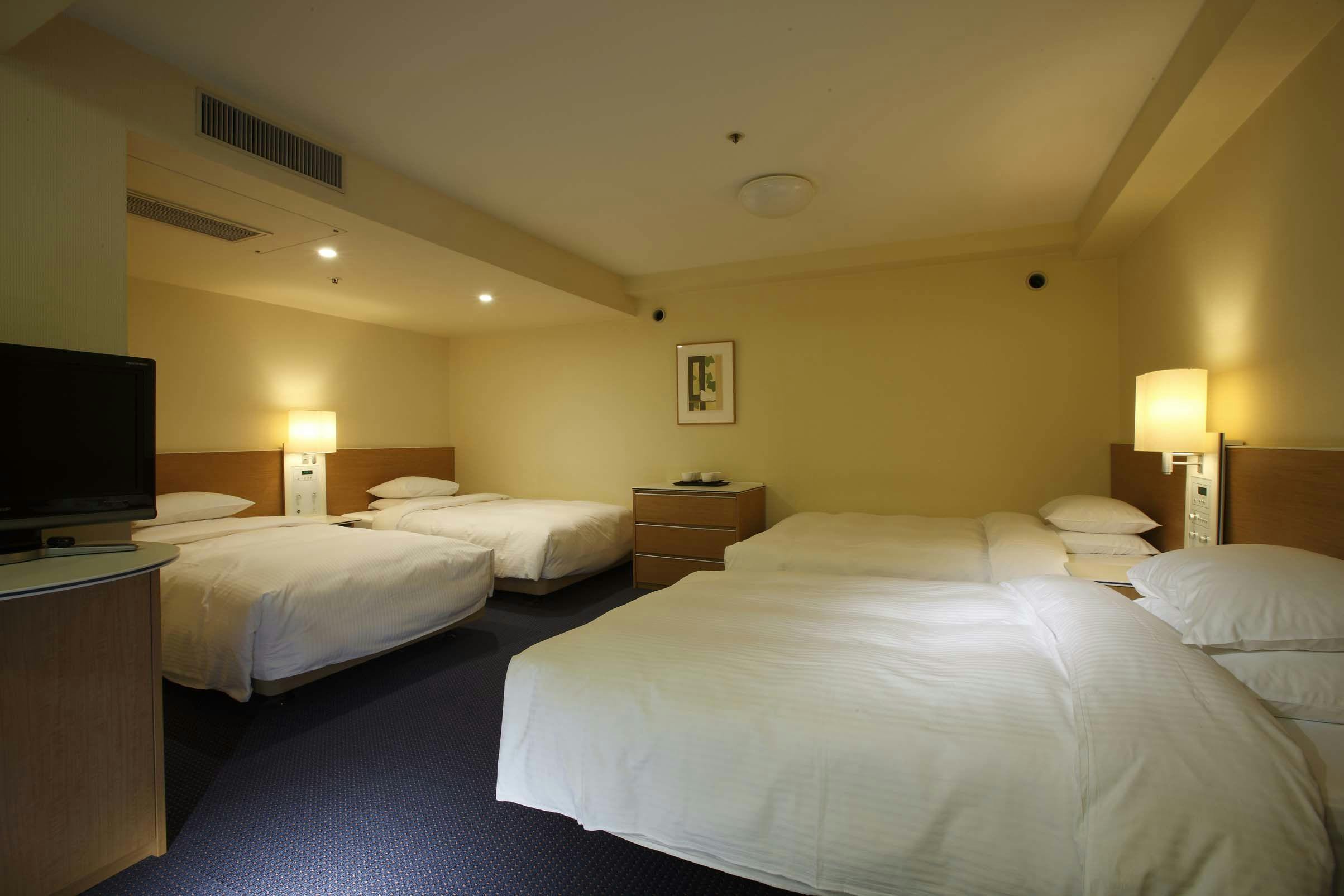 ウエストウイング ファミリールーム 禁煙 シンプルステイプラン リーガロイヤルホテル 一休 Com