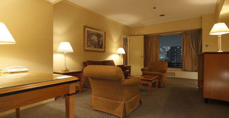 デラックスフロア コネクティングルーム96平米 5 6名様 5名様 6名様で利用可 みんなで泊まれる高層階コネクティングルーム 96平米 プラン リーガロイヤルホテル 一休 Com