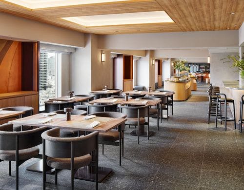 23F「ロイヤルラウンジ」