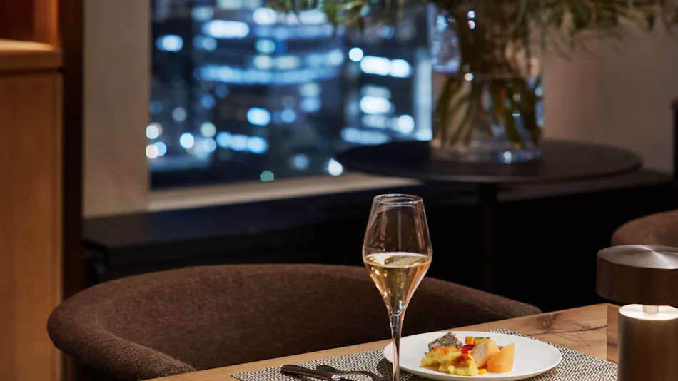 RIHGA Royal Hotel Osaka, Vignette Collection an IHG Hotels
