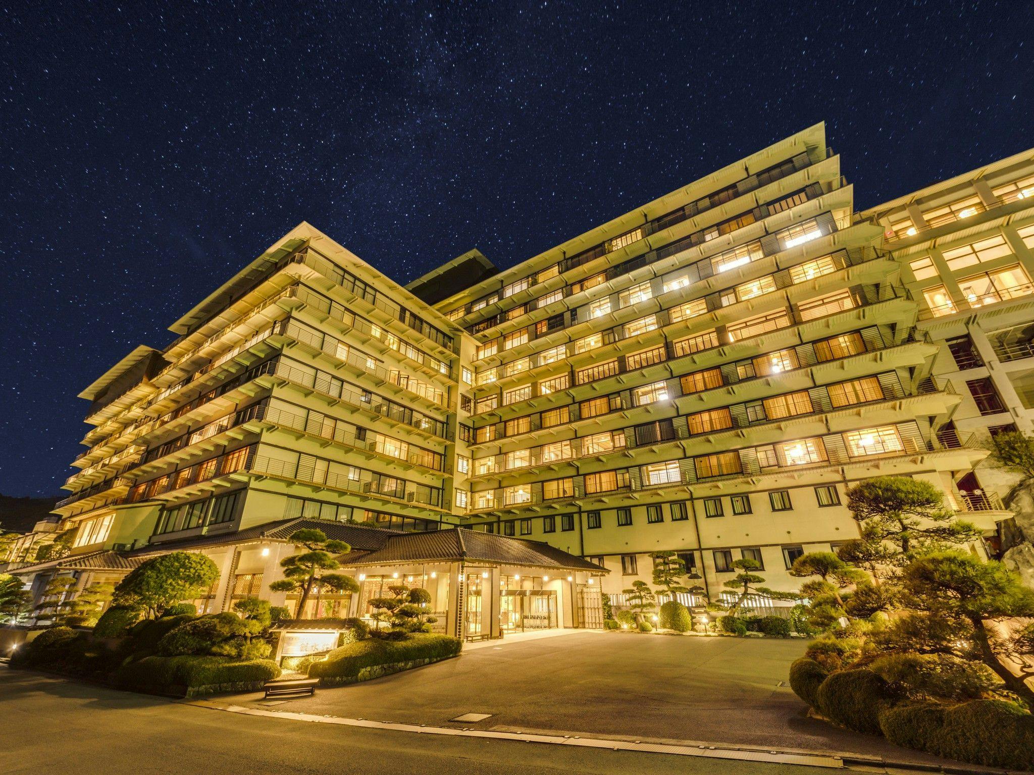 ภายนอก (กลางคืน)