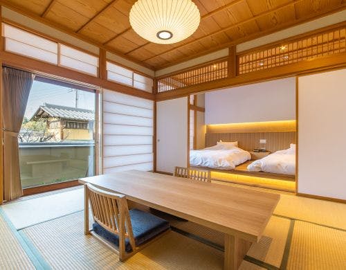 111玄月　ボディーシャワーとベッドルーム