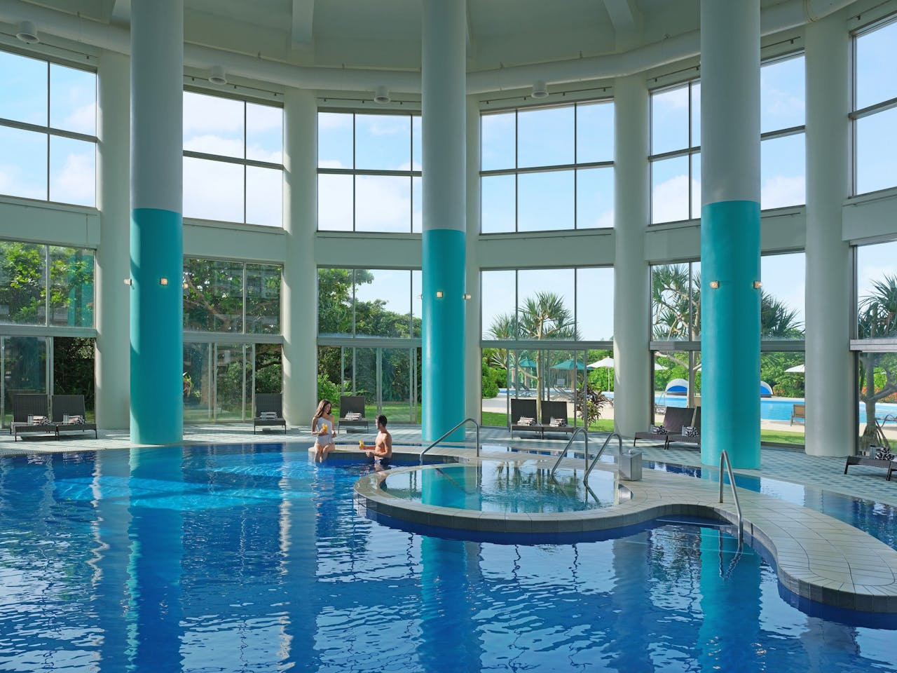 インドアプール