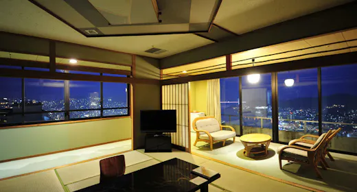 ห้องพิเศษสไตล์ญี่ปุ่น 12.5 เสื่อทาทามิ + 6 เสื่อทาทามิ + ระเบียงกว้าง