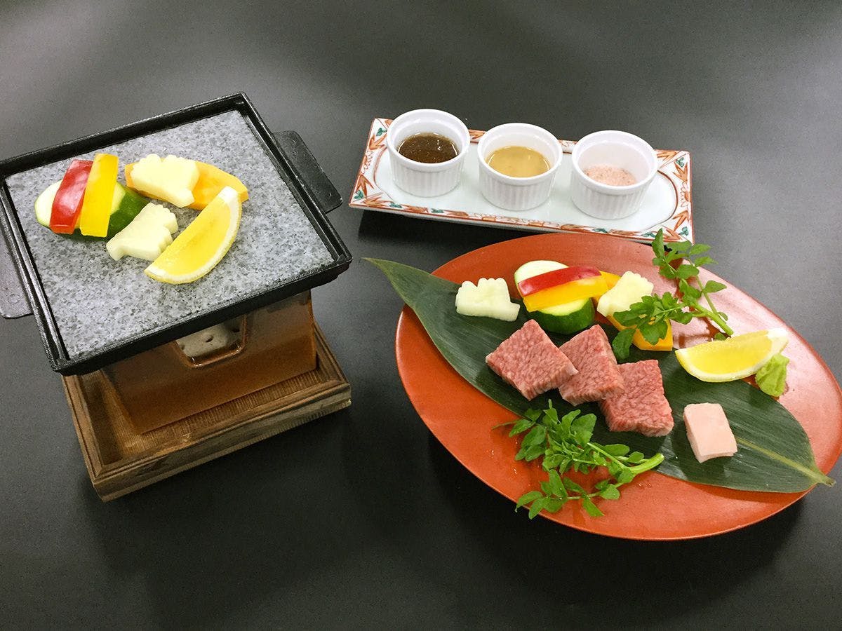にっしょうかん新館　梅松鶴
