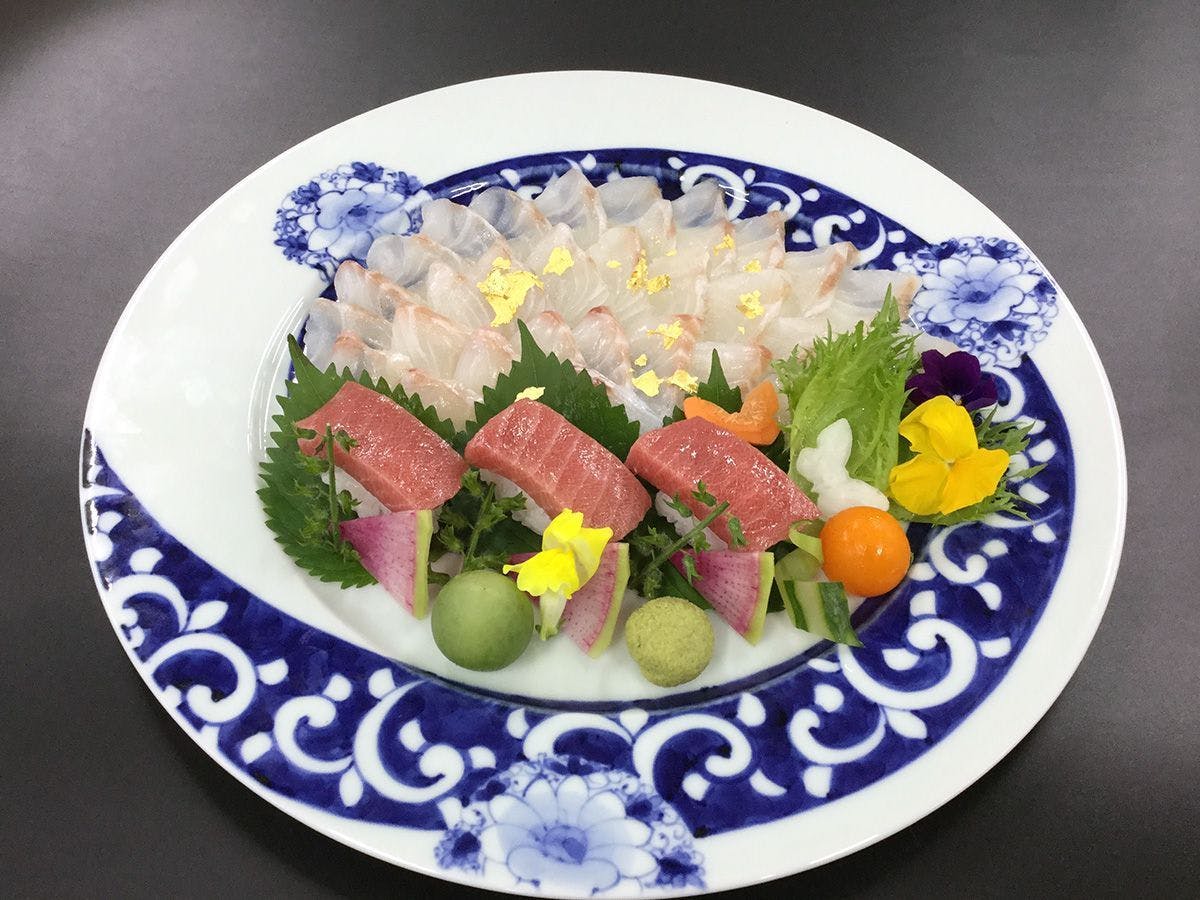 にっしょうかん新館　梅松鶴