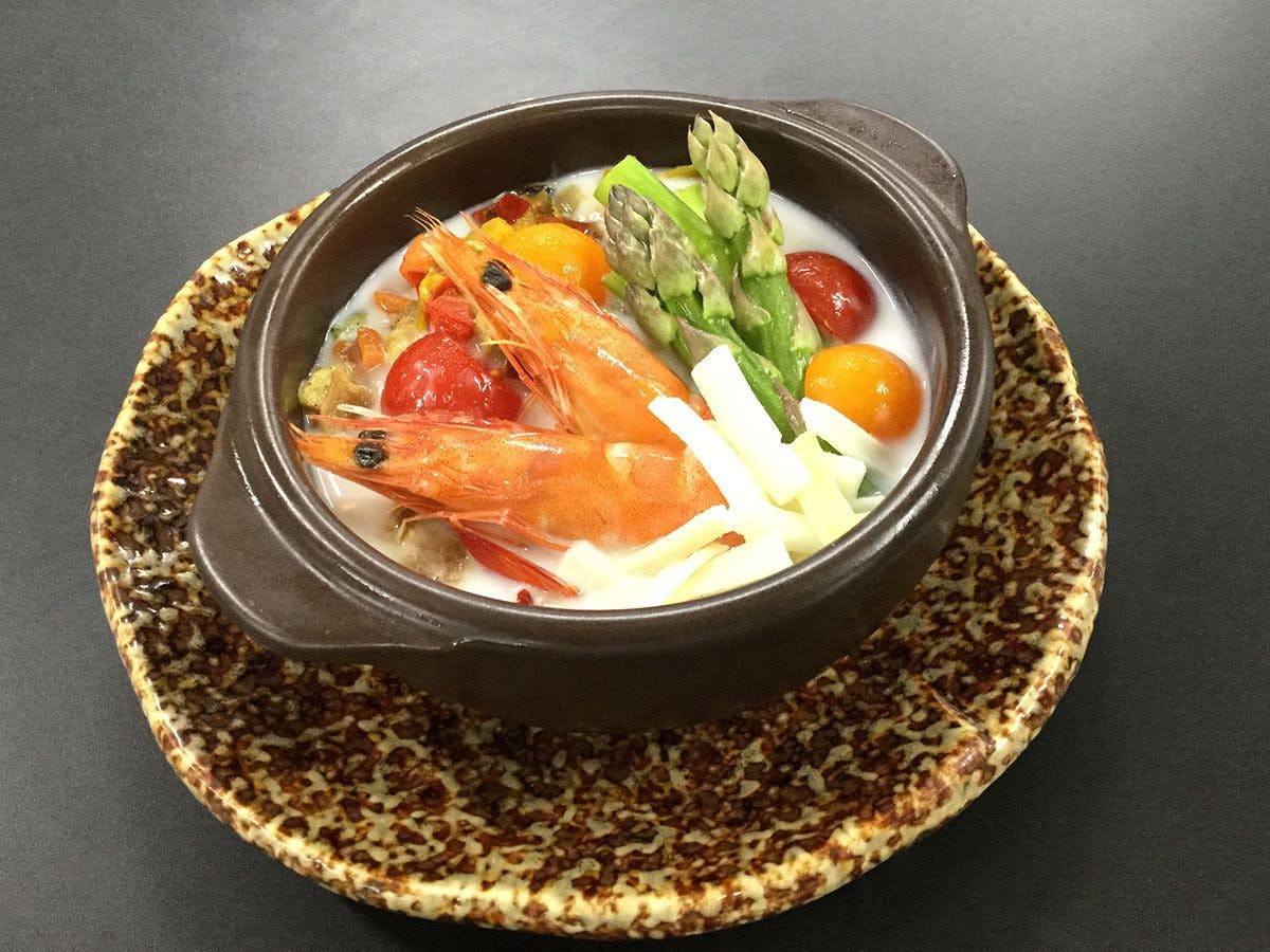 にっしょうかん新館　梅松鶴