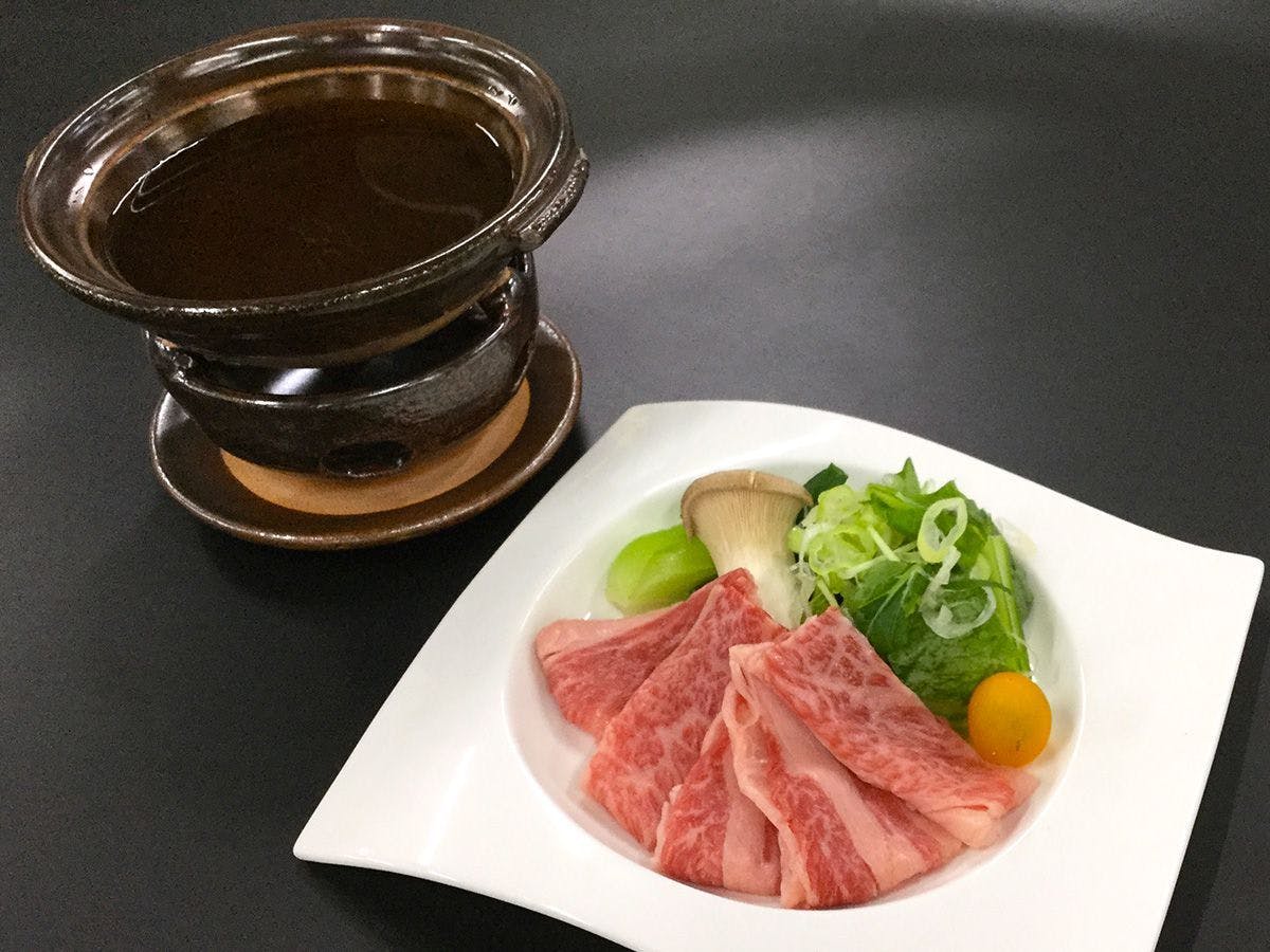 にっしょうかん新館　梅松鶴