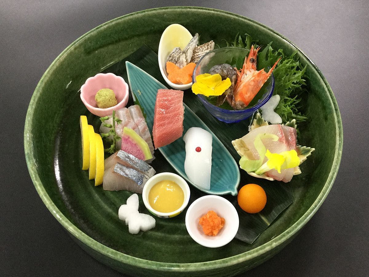 にっしょうかん新館　梅松鶴