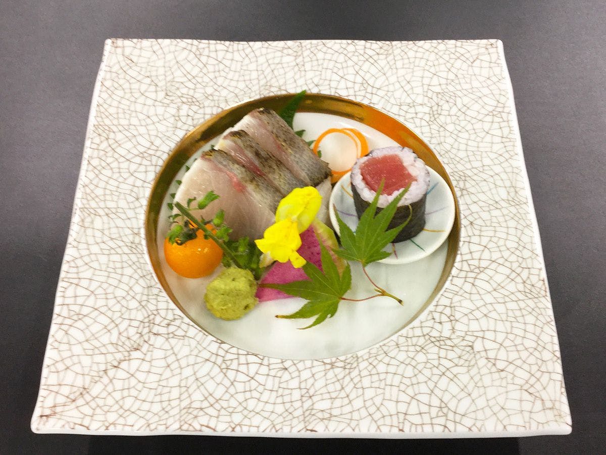 にっしょうかん新館　梅松鶴