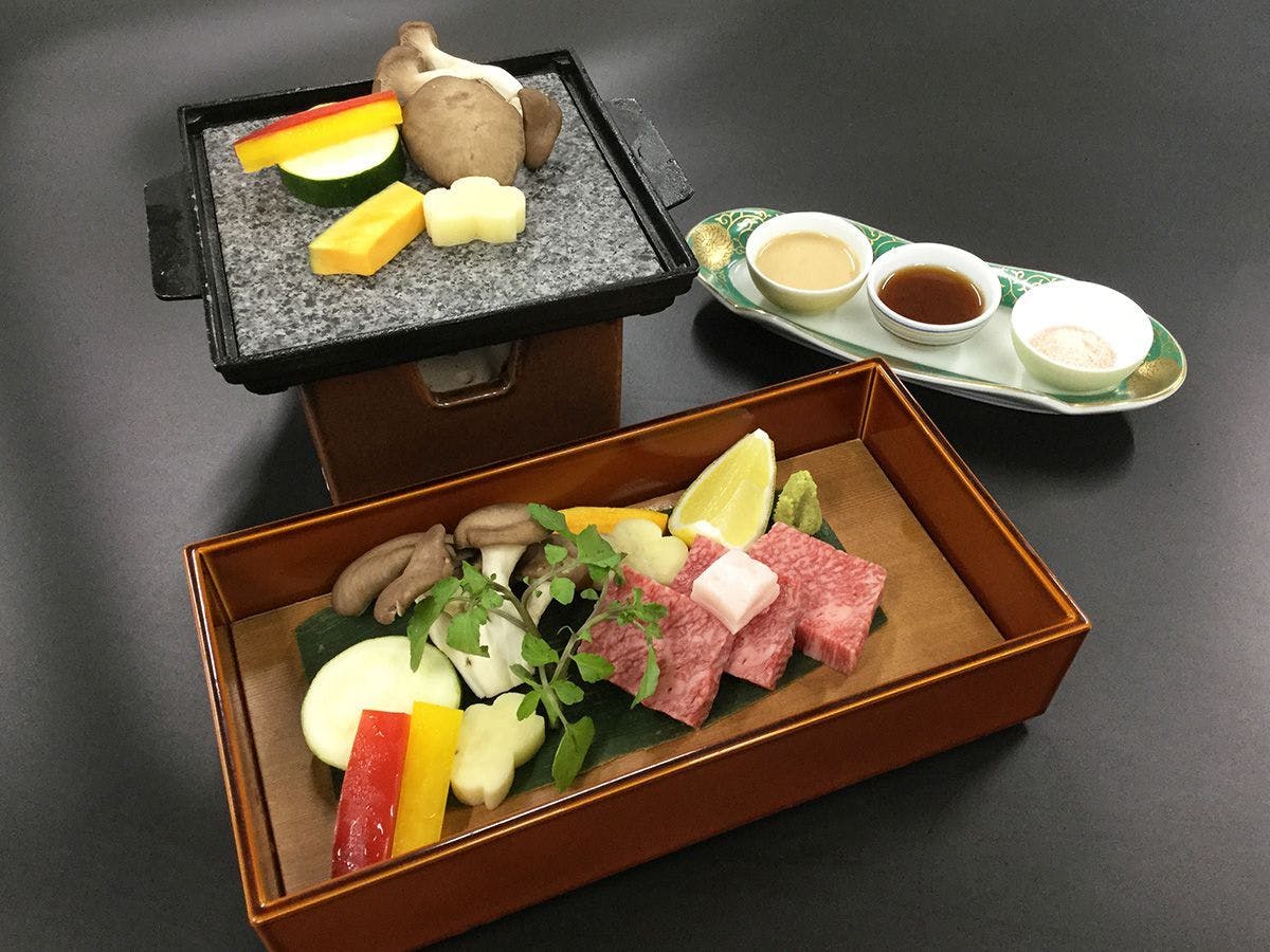 にっしょうかん新館　梅松鶴
