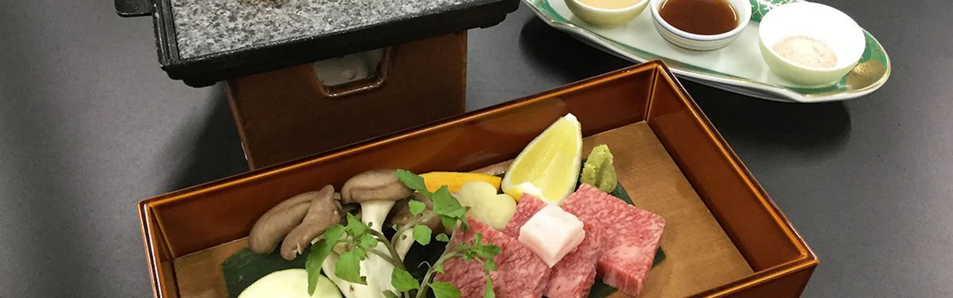 にっしょうかん新館 梅松鶴
