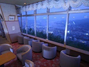 วิวกลางคืนจากล็อบบี้