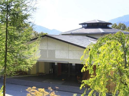 外観｜正面入口