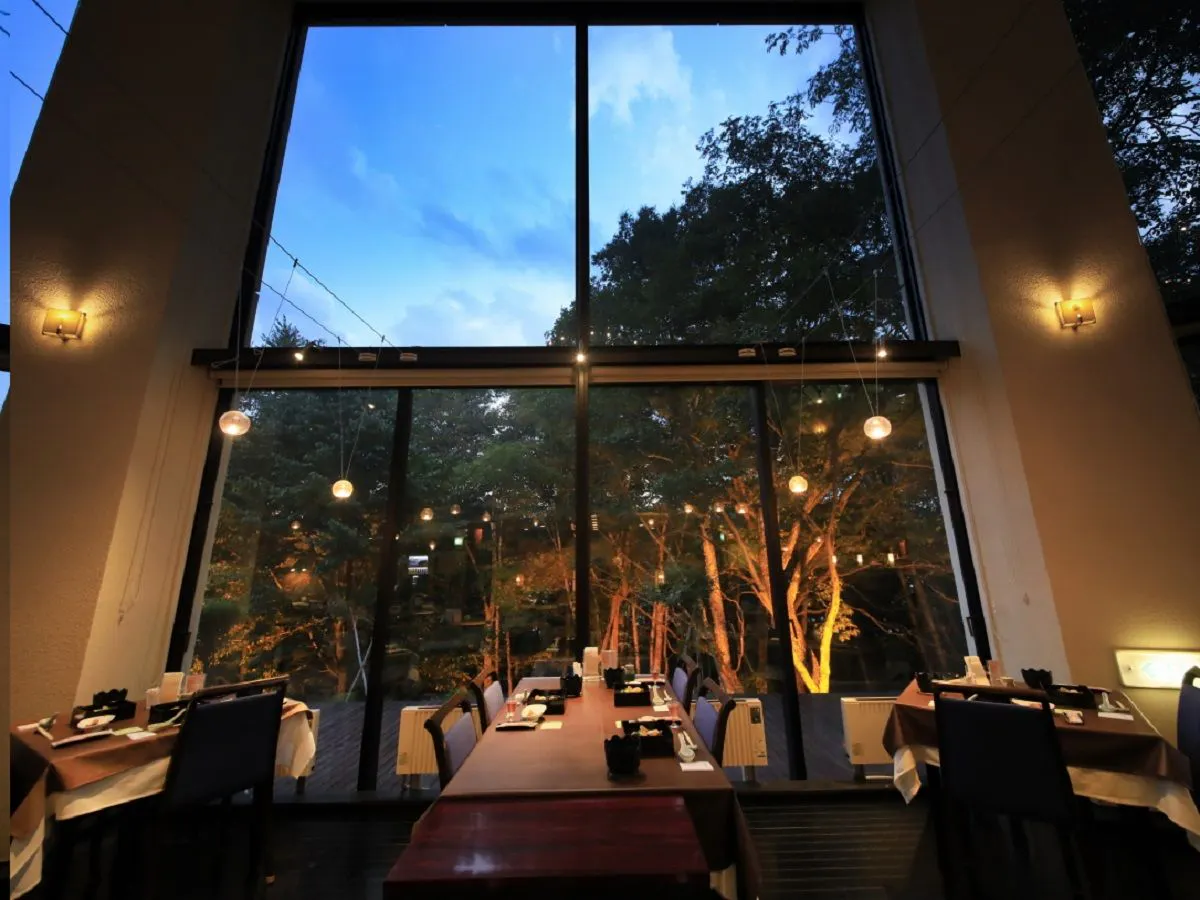 華やかさと癒しのレストラン