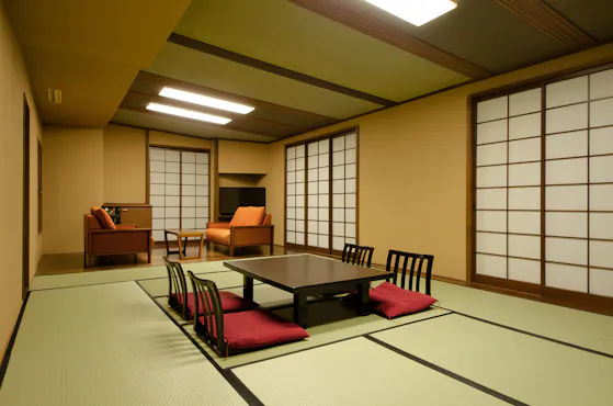 和室<14畳+リビング>バス無・シャワー付