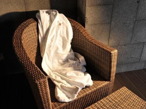 バスローブ～スパ棟客室にご用意。