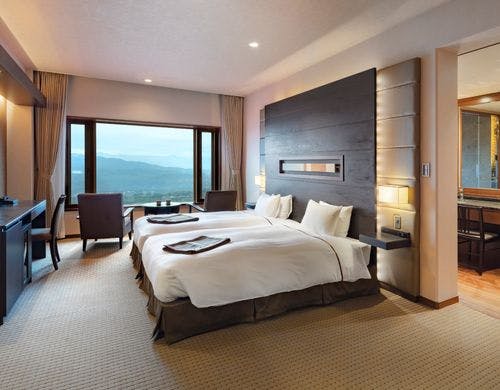 ＜本館＞温泉内風呂　ツイン（野尻湖側）