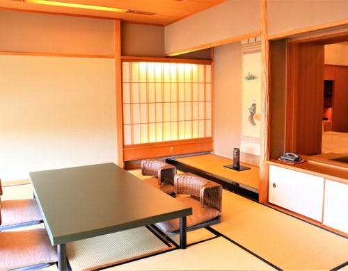 【カワキュウスイート和洋室】和室１０畳