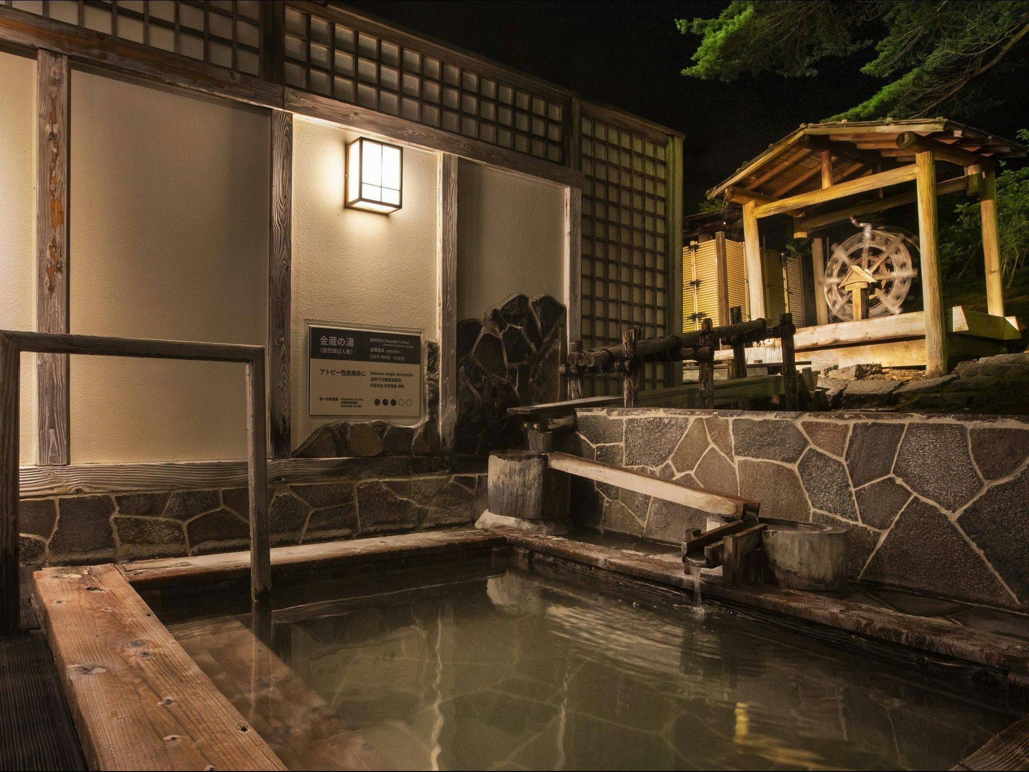 第一滝本館