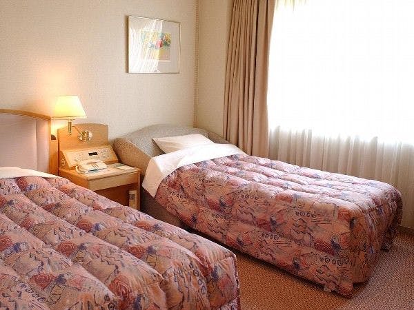 喫煙シングル ソファーベッド 夕食は中華 ファミ得 夕食グレードアップ 本格中華を堪能 二食付プランプラン リーガロイヤルホテル新居浜 一休 Com