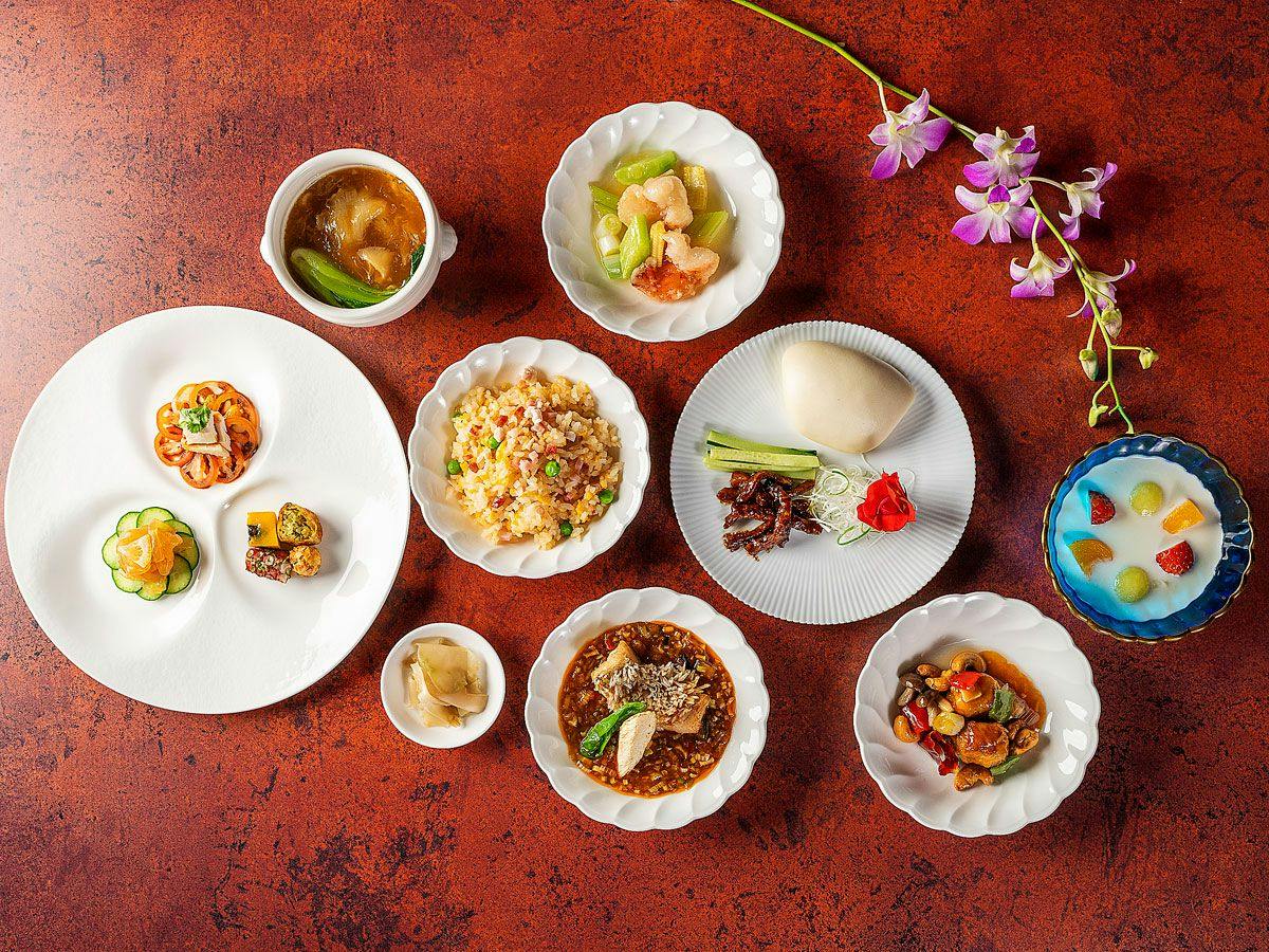 【รวม 2 มื้ออาหาร】ดินเนอร์อิตาเลียนหรืออาหารจีนต้นตำรับ｜แผนพร้อมอาหารเย็นและอาหารเช้า ลิ้มรสความอร่อยจากโรงแรมเก่าแก่
