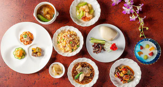 【รวม 2 มื้ออาหาร】ดินเนอร์อิตาเลียนหรืออาหารจีนต้นตำรับ|แผนพร้อมอาหารเย็นและอาหารเช้า ลิ้มรสความอร่อยจากโรงแรมเก่าแก่