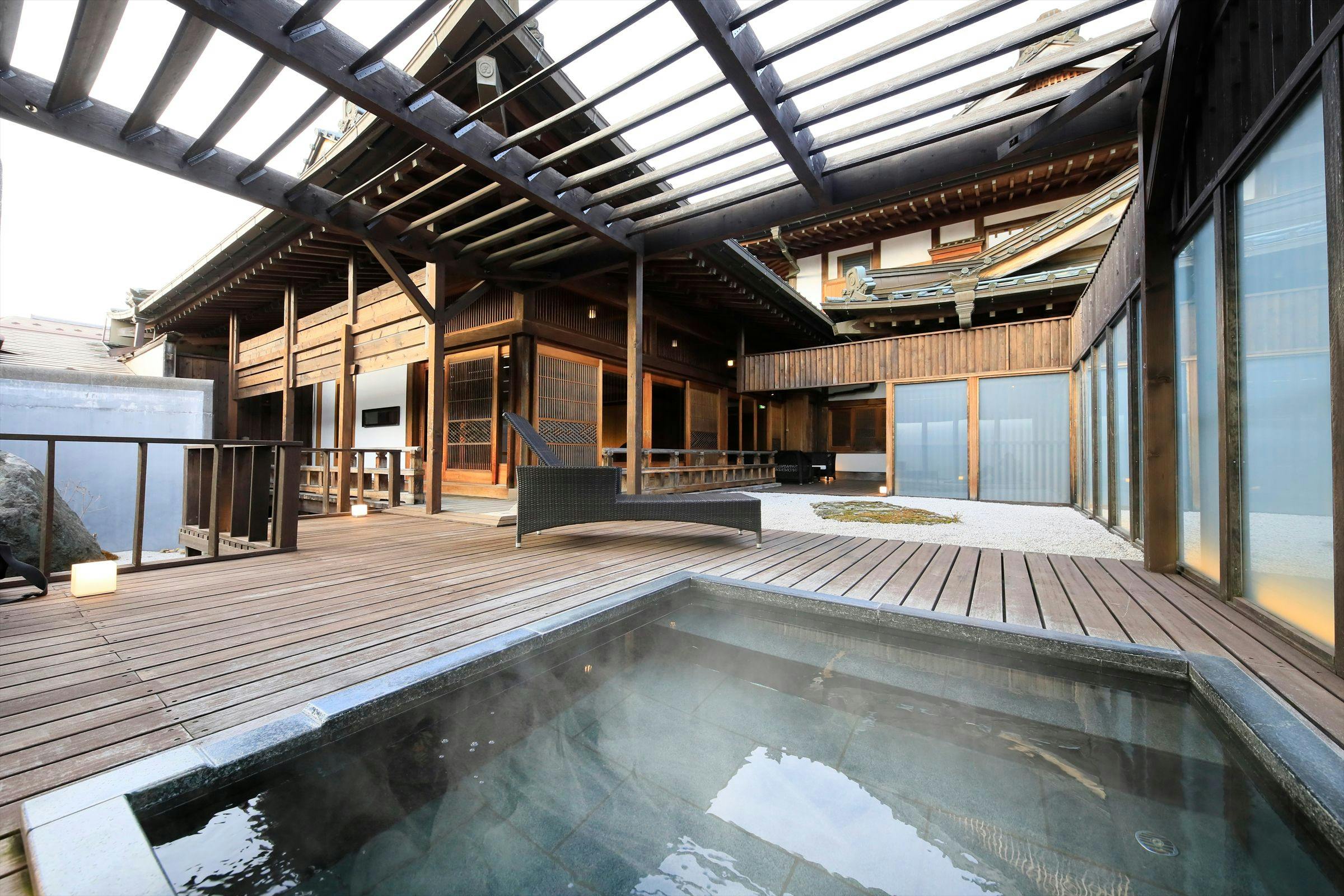 Kawaguchiko Onsenji Yumedono Ryokan with Open-Air Bath