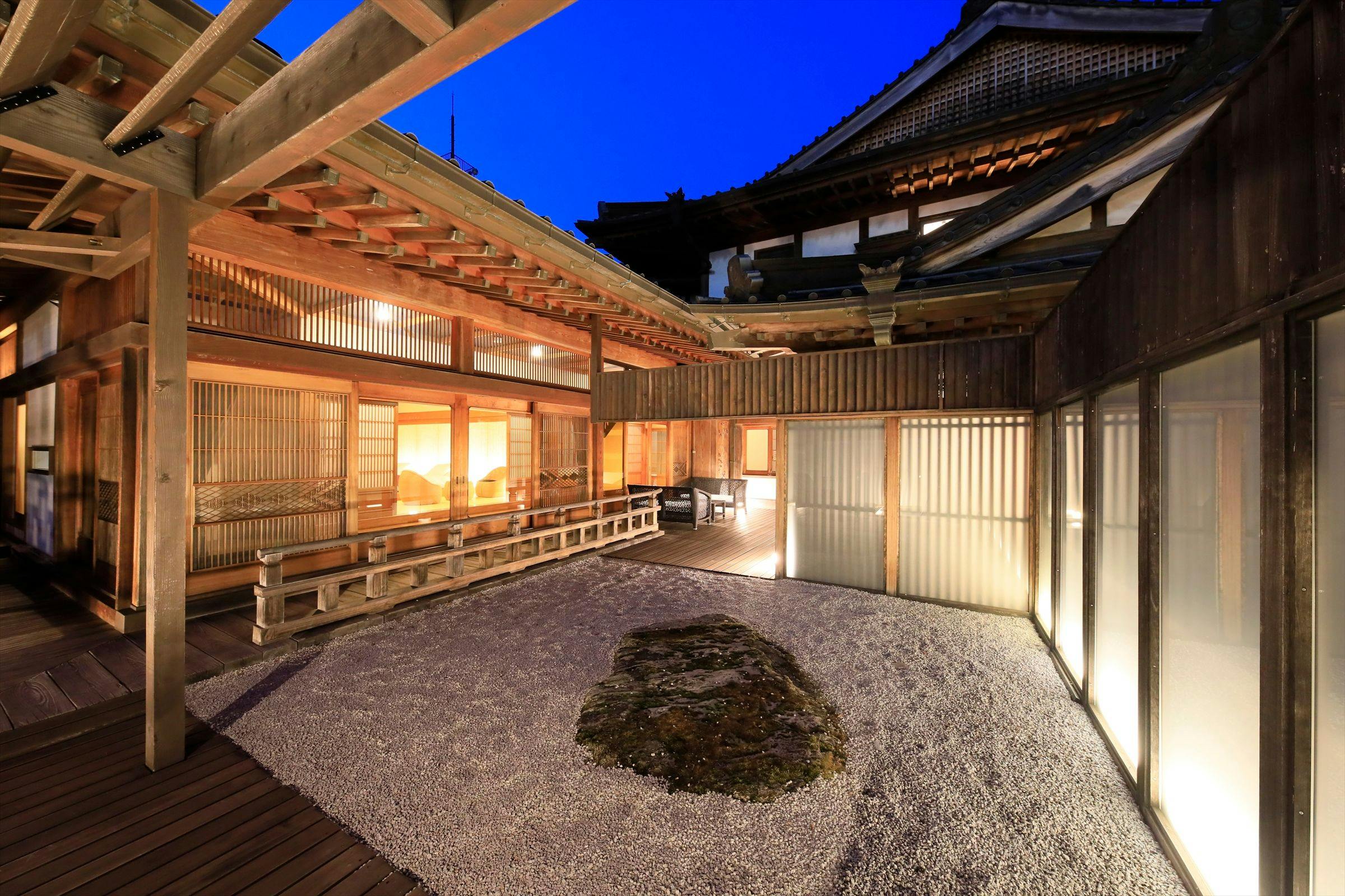 河口湖温泉寺　露天風呂の宿　夢殿