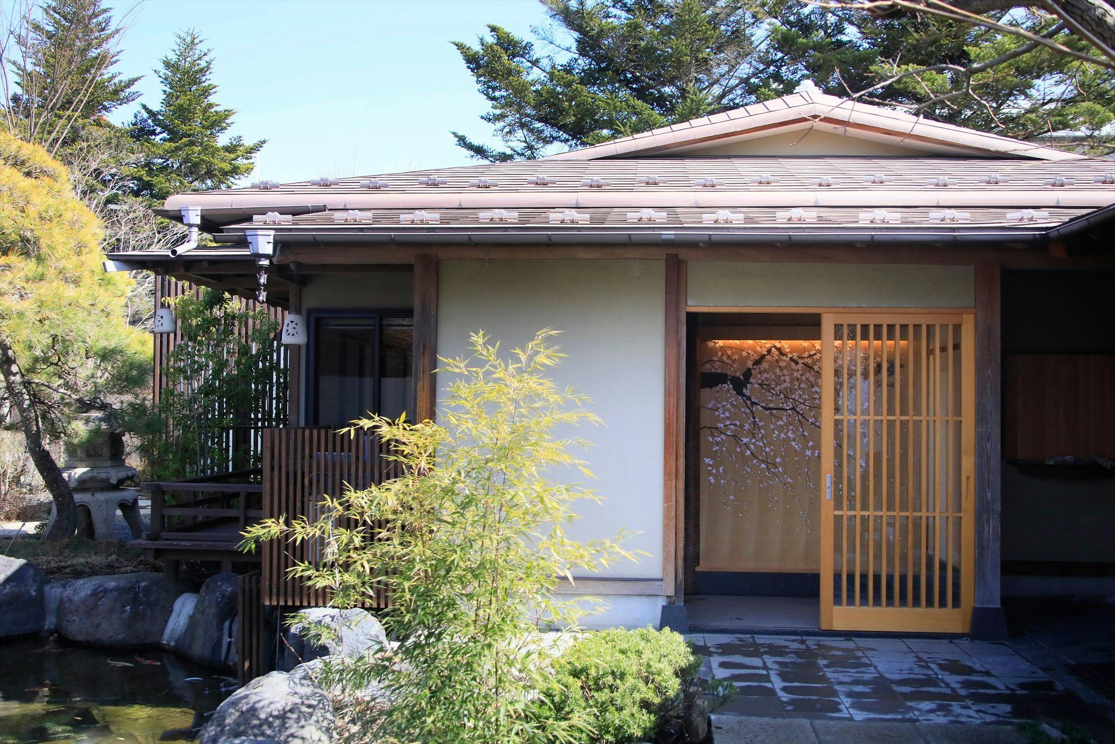 河口湖温泉寺　露天風呂の宿　夢殿