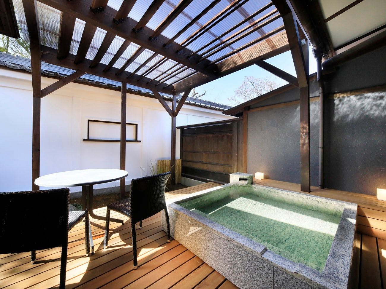河口湖温泉寺　露天風呂の宿　夢殿