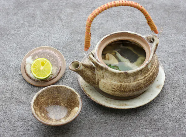 鱧と松茸の土瓶蒸し