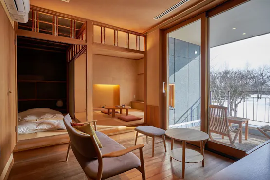 Contoh bilik gaya Jepun dengan tab mandi hinoki