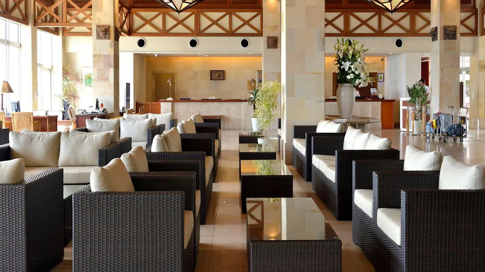 Kanucha Bay Hotel & Villas