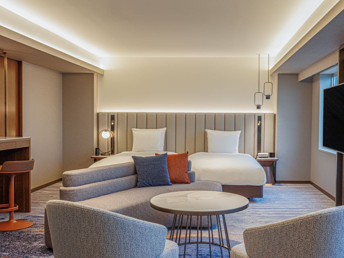 21階を見下ろすベッドルーム