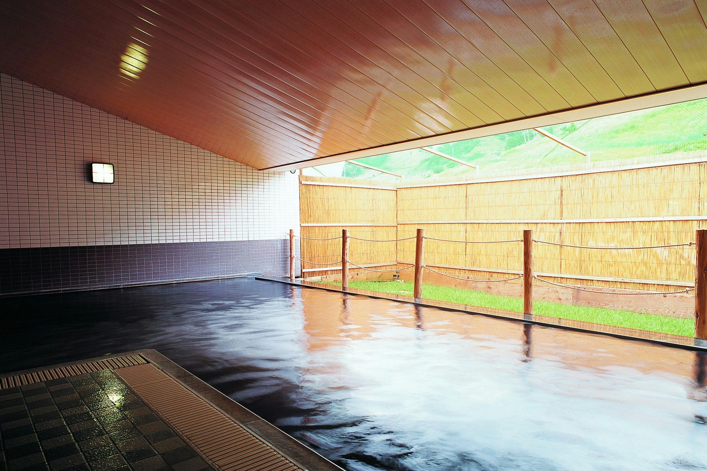 บ่อน้ำพุร้อนฮิอุจิ