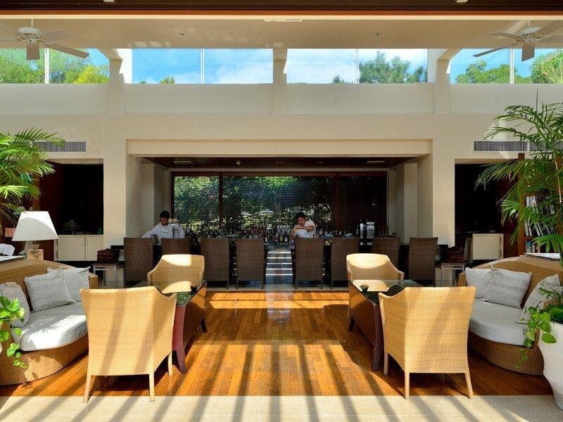 ■เลานจ์ห้องสมุดและบาร์