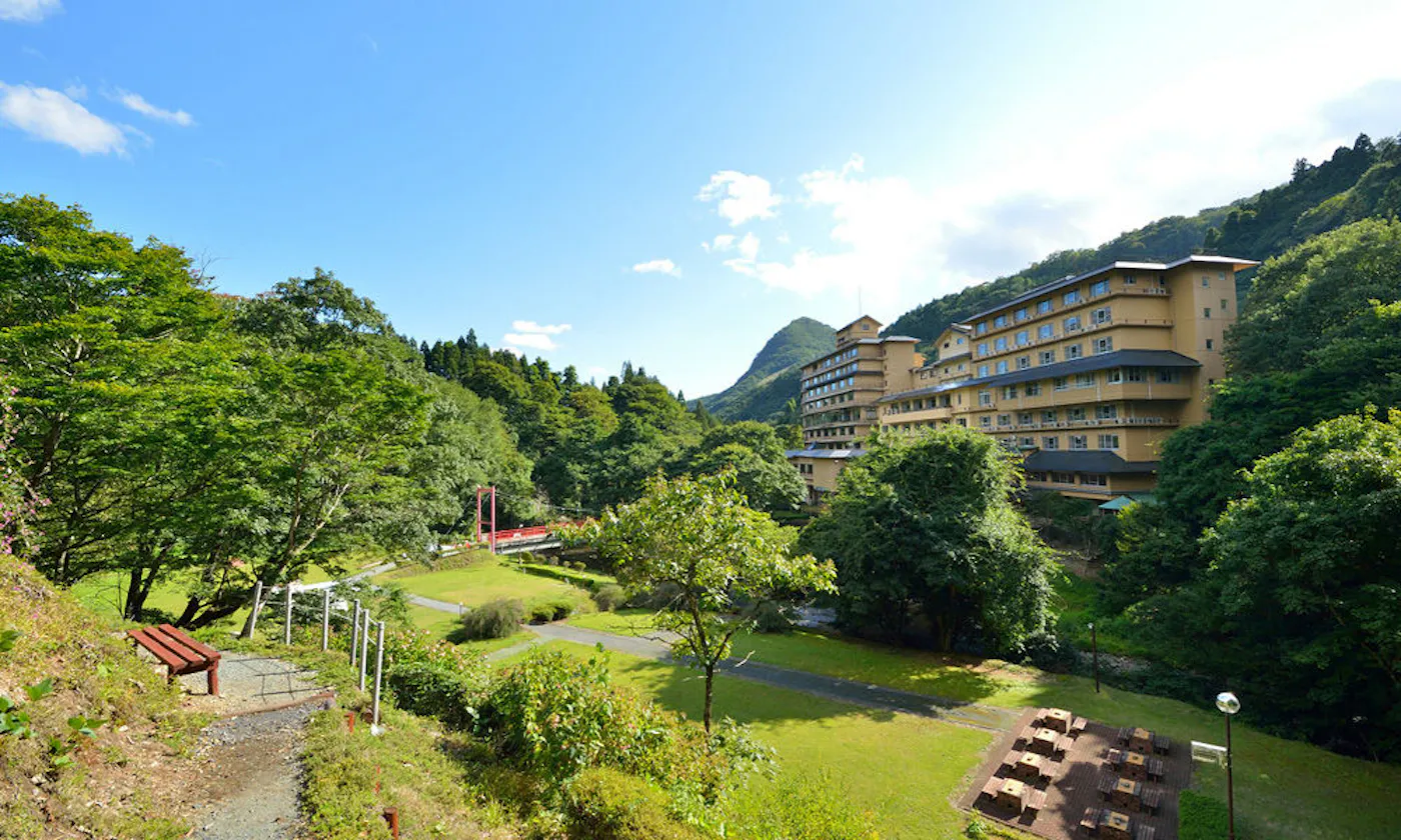結びの宿 愛隣館：山あいの宿の全景