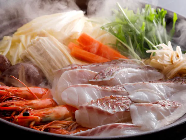 鍋ダイニング・いいそで愉しむ~ 島の魅力を詰め込んだ旬魚の和風乳清スープ鍋と淡路牛の石焼コース