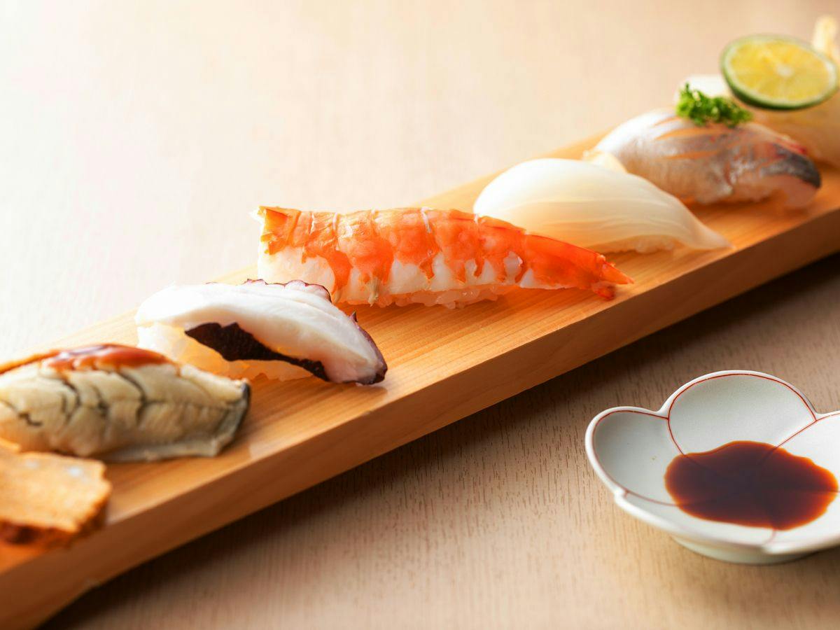 地元の名店「金鮓」で味わうディナー＆送迎付プラン（2食付）