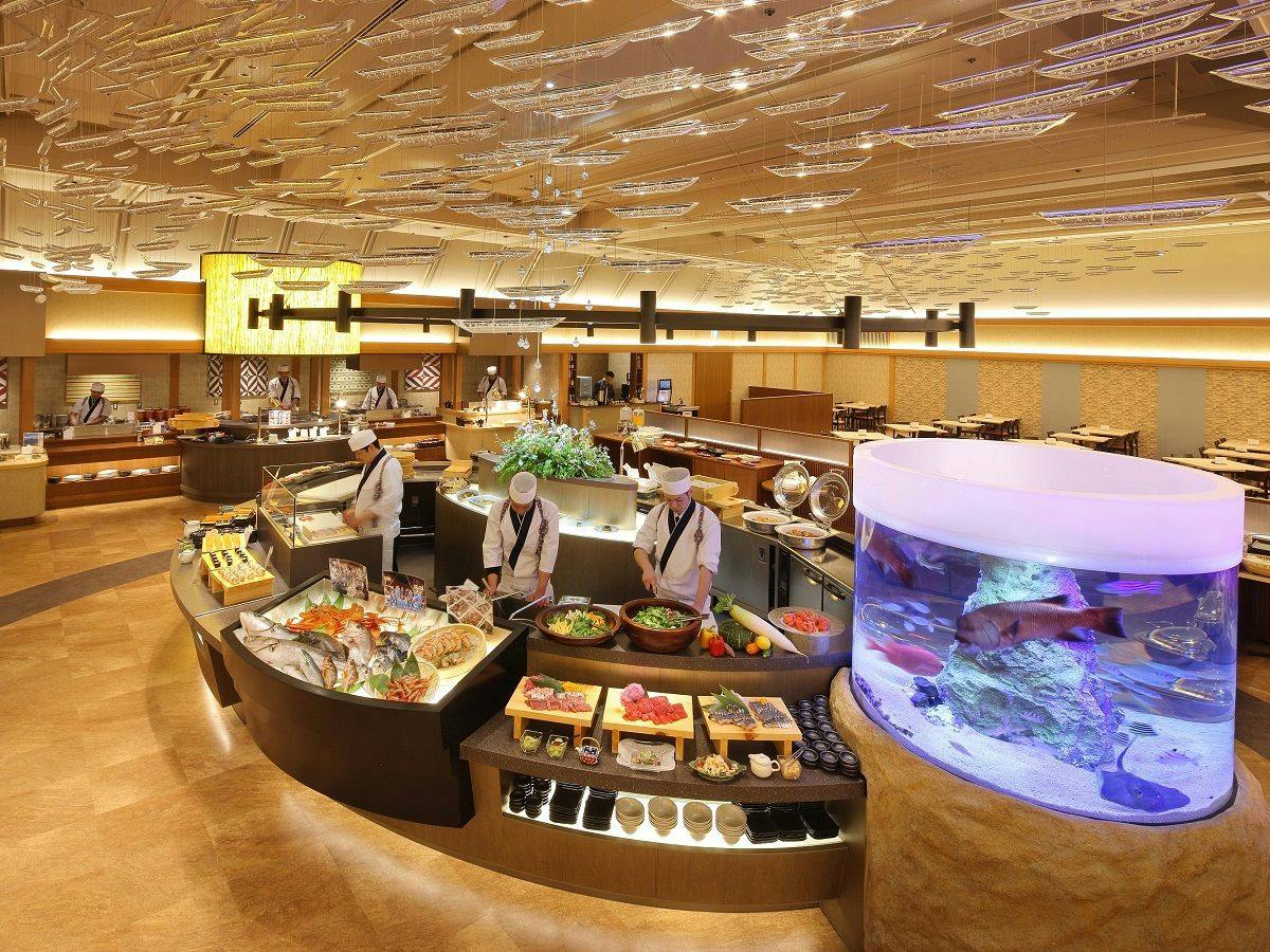 きっときとの鮮魚が出迎え！北陸の幸満載の和洋ビュッフェ