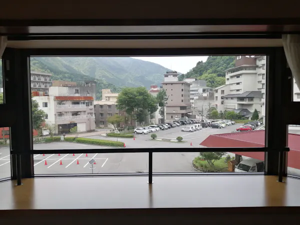 本 ツイン 街側