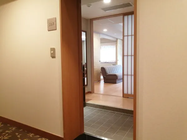本 DX 洋室(川側)