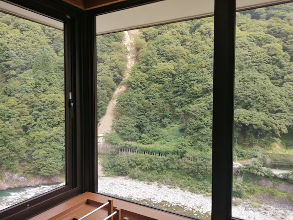 別スーペ和洋室(川側)