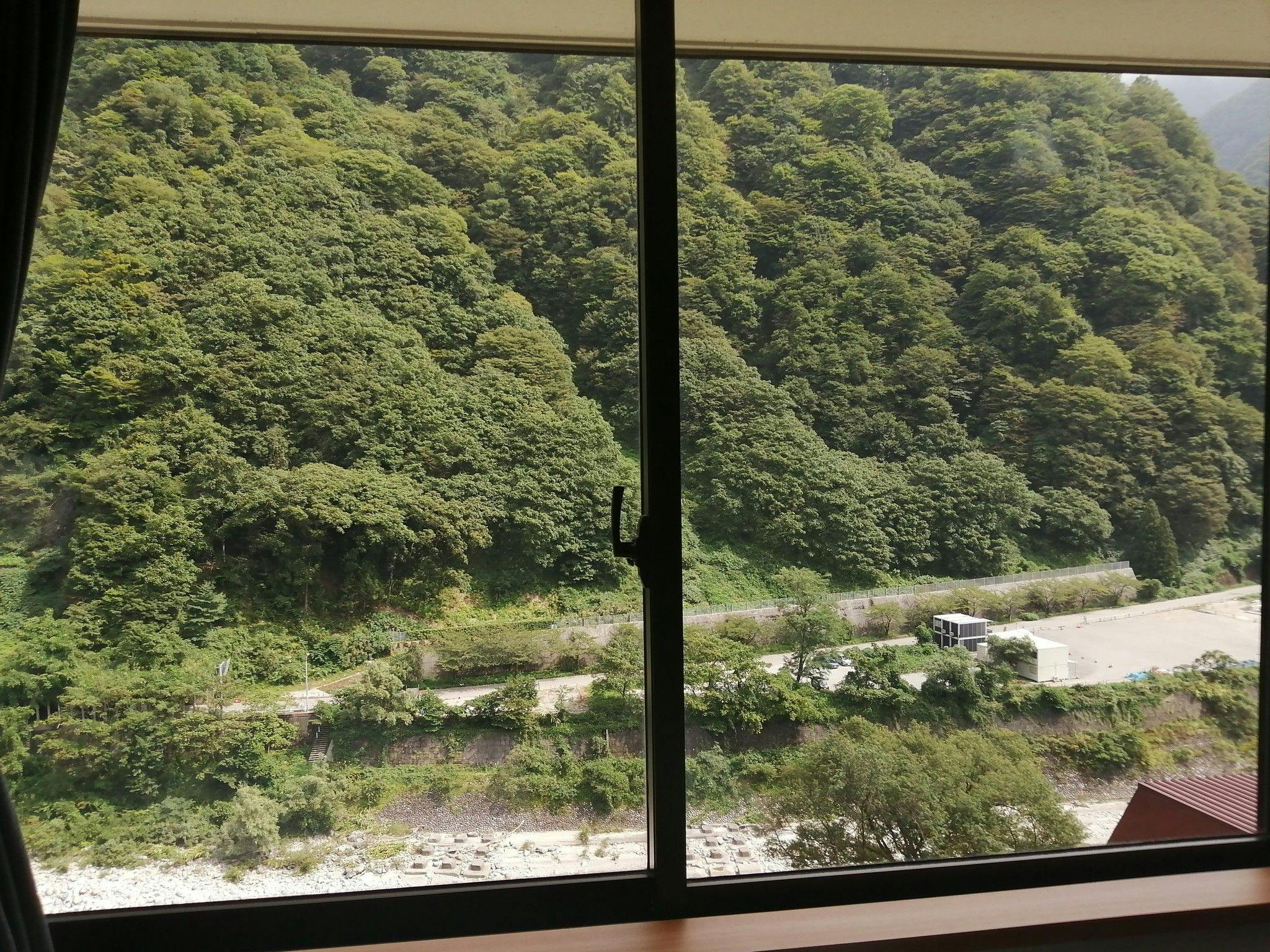 別スーペ和洋室（川側）