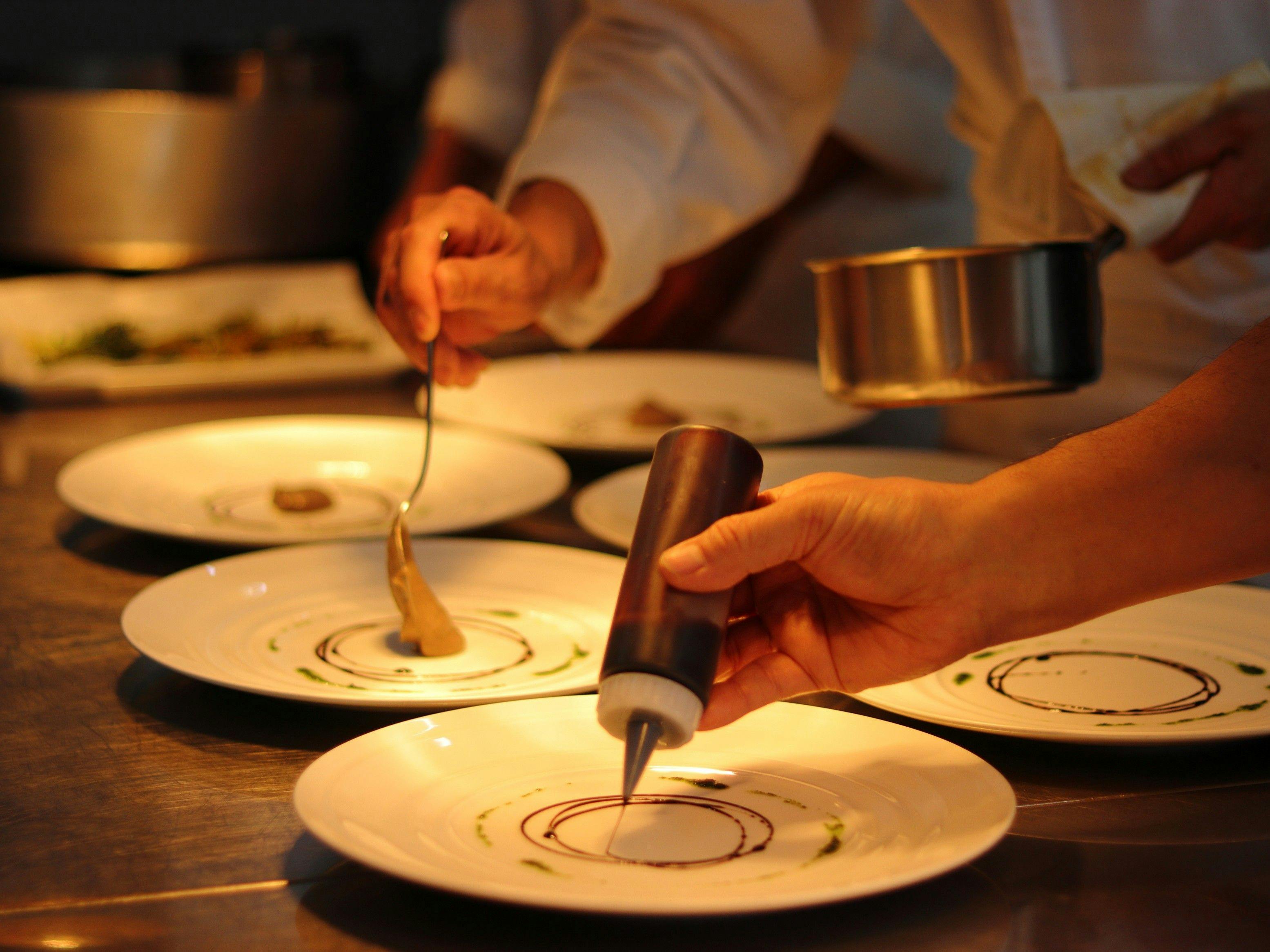 一皿に込める、シェフの繊細な美意識と情熱