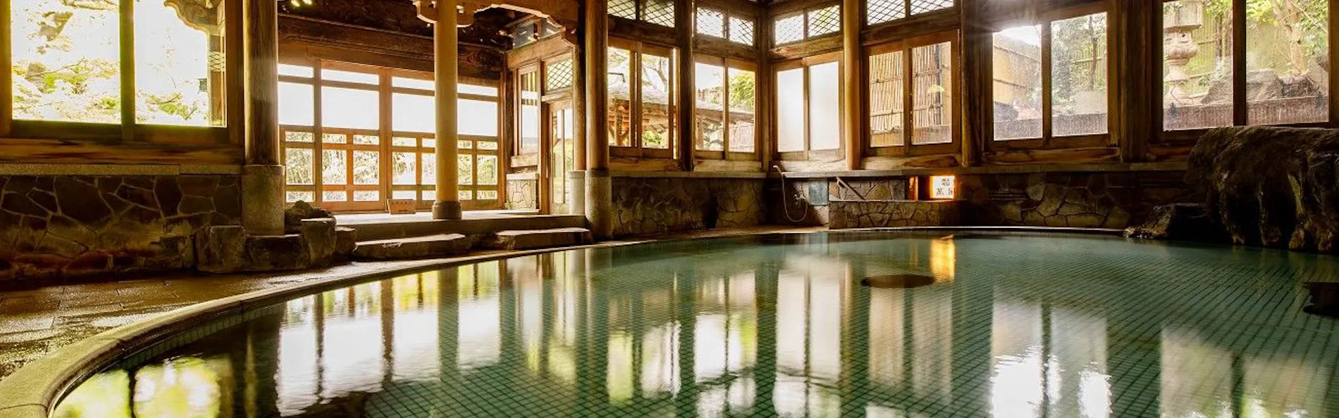 信州湯田中温泉 よろづや