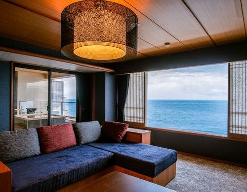温泉掛流し露天風呂付絶景スイート『心』